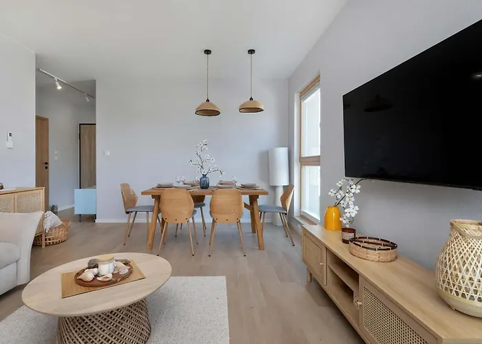 Spacious In With Sauna, Gym, Parking And Desk By Renters Prestige *