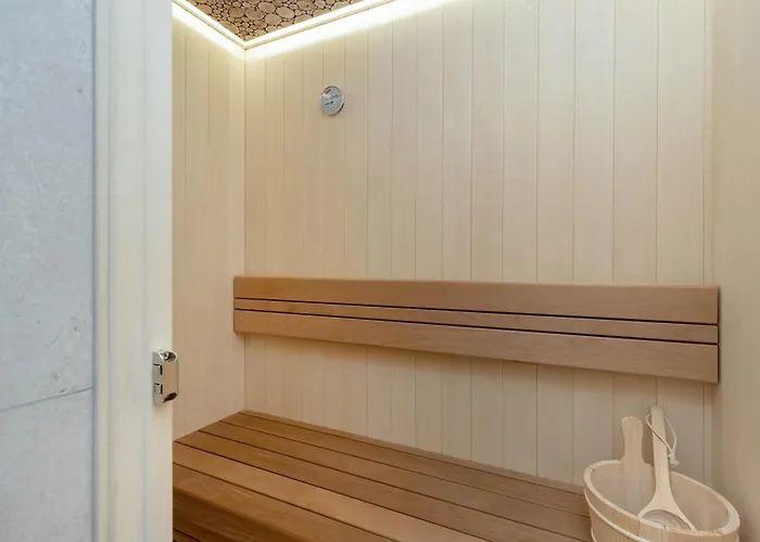 Daire Spacious In With Sauna, Gym, Parking And Desk By Renters Prestige