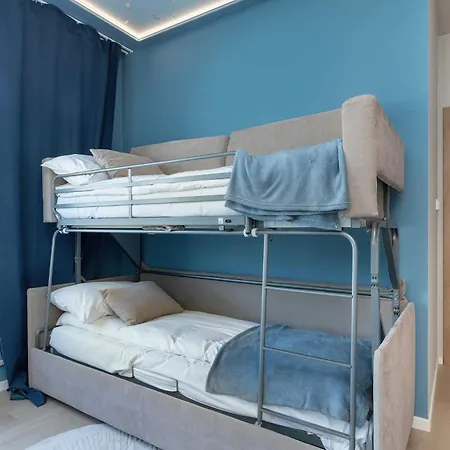 Spacious In With Sauna, Gym, Parking And Desk By Renters Prestige Appartement