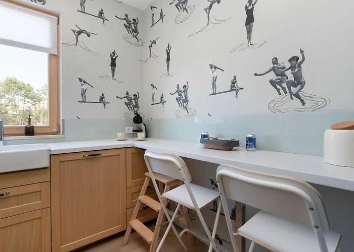 Spacious In With Sauna, Gym, Parking And Desk By Renters Prestige *