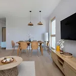 Spacious In With Sauna, Gym, Parking And Desk By Renters Prestige *