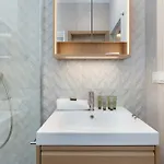 Apartment Spacious In With Sauna, Gym, Parking And Desk By Renters Prestige