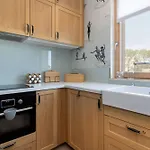 Spacious In With Sauna, Gym, Parking And Desk By Renters Prestige *