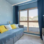 Spacious In With Sauna, Gym, Parking And Desk By Renters Prestige *