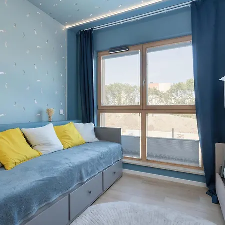 Spacious In With Sauna, Gym, Parking And Desk By Renters Prestige *